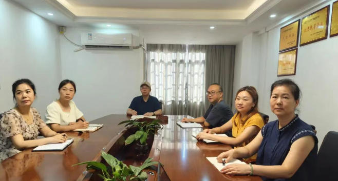 衡陽(yáng)華程醫(yī)院黨支部組織觀(guān)看抗戰(zhàn)勝利日閱兵凝聚愛(ài)國(guó)···